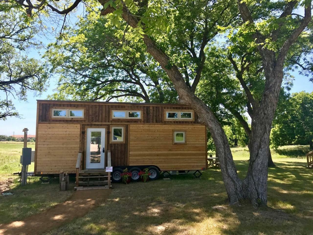 Montana Escape Elegant Tiny House In Waco Near Magnolia Villa Eksteriør bilde