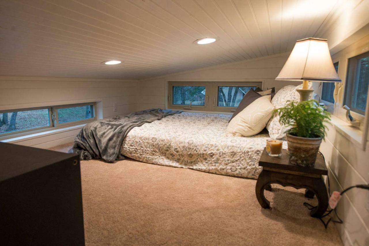 Montana Escape Elegant Tiny House In Waco Near Magnolia Villa Eksteriør bilde
